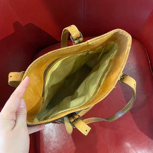 Louis Vitton OnTheGo Monogram Tote Empreinte Giant GM Bucket - Picture 5 of 9